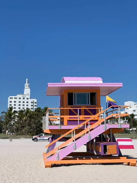 Miami Beach bunter Rettungsschwimmer Rettungsturm — Stockfoto