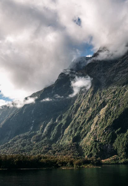 Milford Sound na Nova Zelândia — Fotografia de Stock