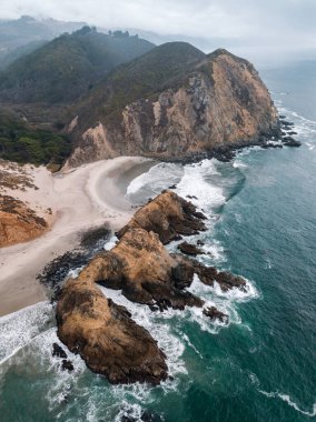 Pfeiffer Beach Big Sur 'daki anahtar deliği.