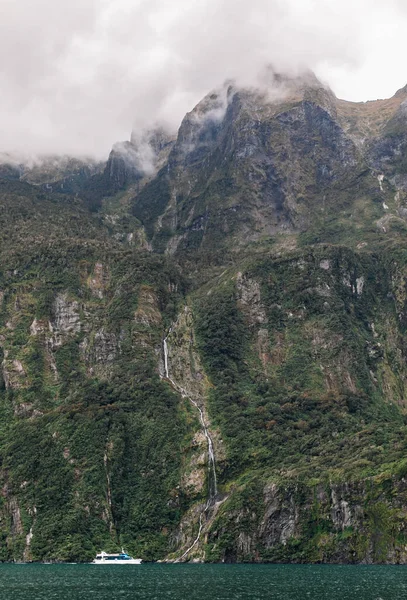 Milford Sound w Nowej Zelandii — Zdjęcie stockowe