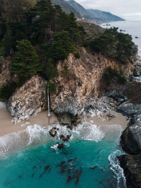 Aerial view of McWay Falls on the coast of California — Stock Photo, Image