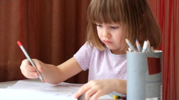 Little Girl Puts Colored Pencils Jar — Stock Video