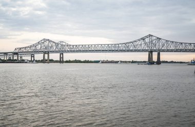 mississippi Nehri üzerinde köprü