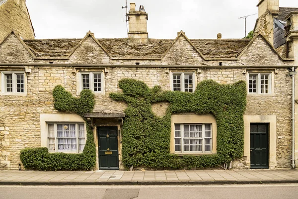 Calle en la ciudad de mercado de Corsham Inglaterra, Reino Unido — Foto de Stock