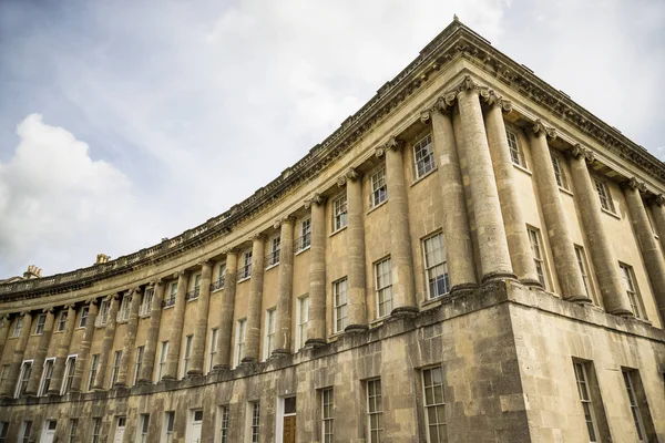 El Circo, famoso edificio circular de la Media Luna Real en Bath — Foto de Stock