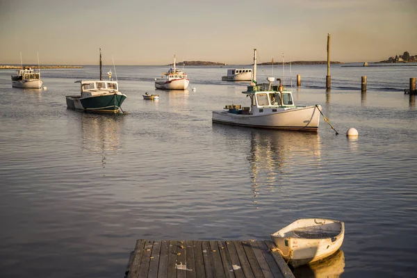 Boat on the oceanic coast — Stock Photo, Image