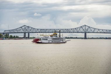 mississippi Nehri üzerinde köprü