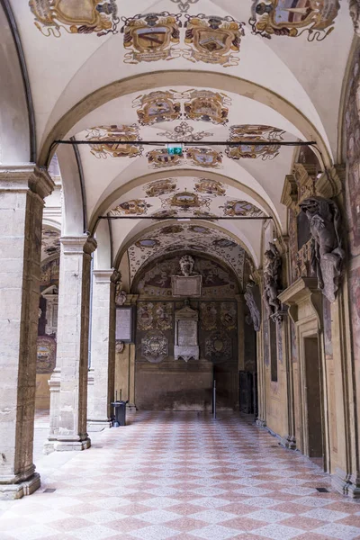 De bibliotheek van de Archiginnasio van Bologna — Stockfoto