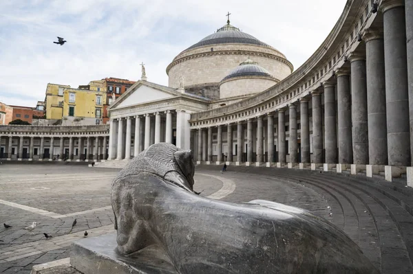 ナポリ、イタリア、プレビシート広場のビュー — ストック写真