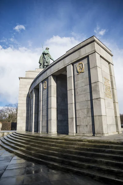 Memoriale di guerra sovietico a Berlino — Foto Stock