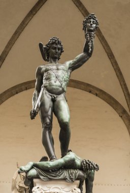 Medusa 'nın başıyla Perseus.