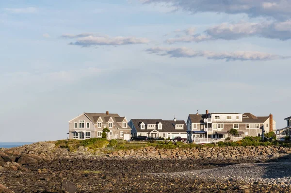 Casas de Maine con cielo azul y limpio —  Fotos de Stock