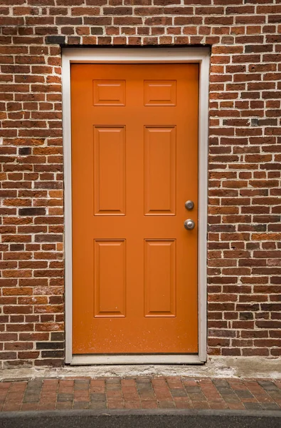 Porta de uma típica casa residencial da Nova Inglaterra — Fotografia de Stock