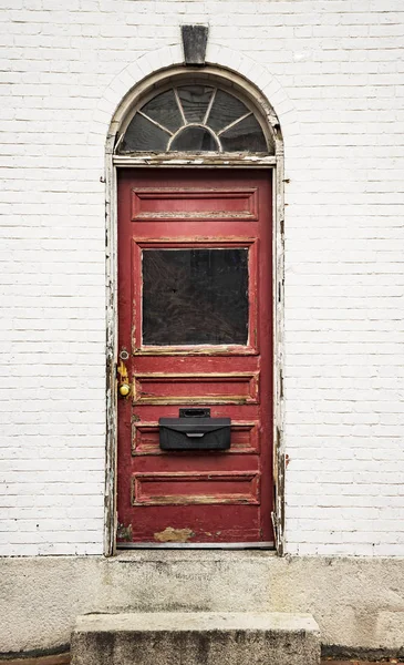 Porta de uma típica casa residencial da Nova Inglaterra — Fotografia de Stock
