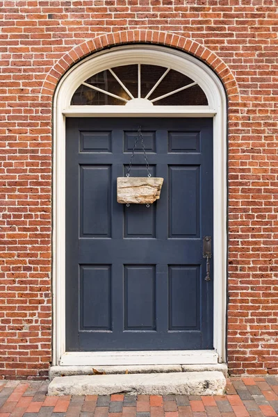 Voordeur van een huis in Portsmouth, Nh — Stockfoto