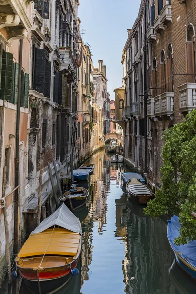 Schöner Blick auf den venezianischen Kanal — Stockfoto
