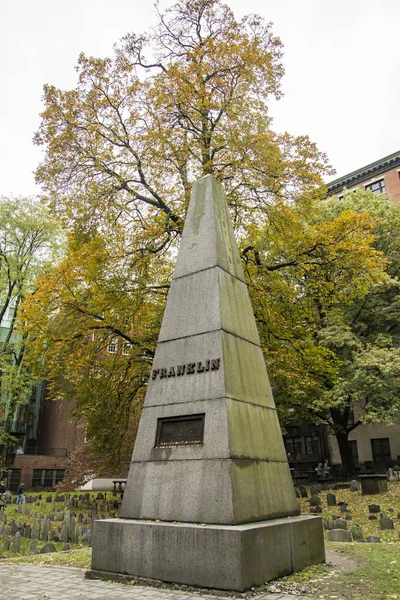 Boston Common sepoltura, figure storiche della rivoluzione americana, a Boston MA, USA — Foto Stock