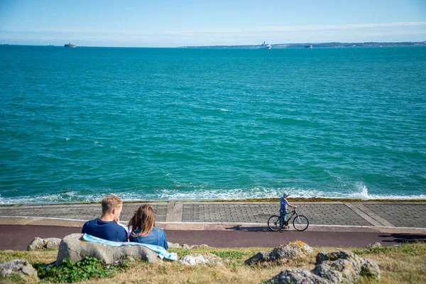 Millennium Walk i gamla hamnen i Portsmouth, Storbritannien. — Stockfoto