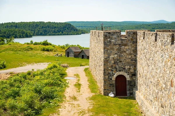 Fort Ticonderoga, sede forte, paredes de pedra e canhões — Fotografia de Stock