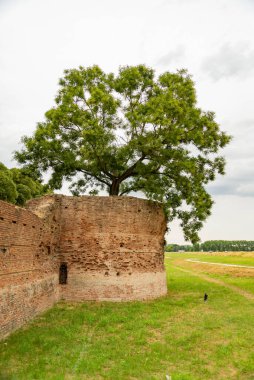 Emilia Romagna İtalya 'da Ferrara şehir duvarları ve kaleler manzarası
