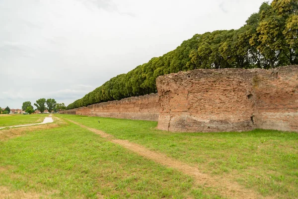 Stadtmauern Und Bastionen Von Ferrara Der Emilia Romagna Italien — Stockfoto