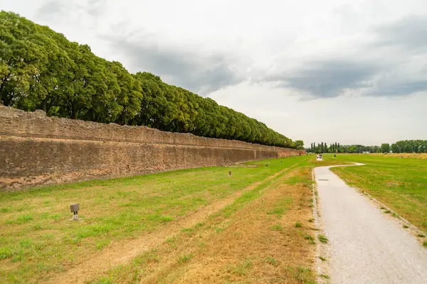 Ferrara Murallas Ciudad Bastiones Vista Emilia Romaña Italia — Foto de Stock