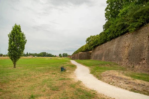 Stadtmauern Und Bastionen Von Ferrara Der Emilia Romagna Italien — Stockfoto