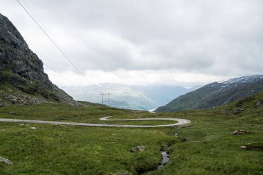 Dağ yolu