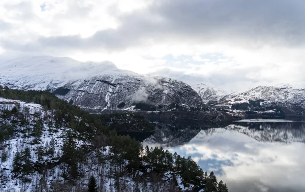 Vrcholy Snowy Norsko Západu — Stock fotografie