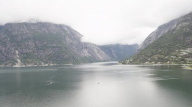 Norveççe West Coast kasaba Eidfjord 