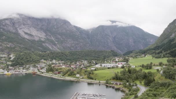 Норвезька Західного Узбережжя Міста Eidfjord — стокове відео