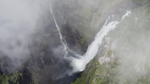 Norveç Voringsfossen Şelale — Stok video
