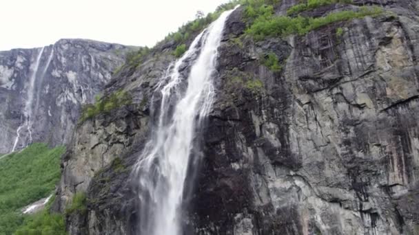 Водопады Западе Норвегии — стоковое видео