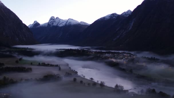 Nuit Mouillée Romsdal — Video