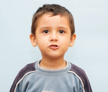 çocuk 3 yıl yüzleri Kıvranmayı