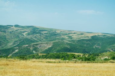 İsmayıllı giderken dağlar