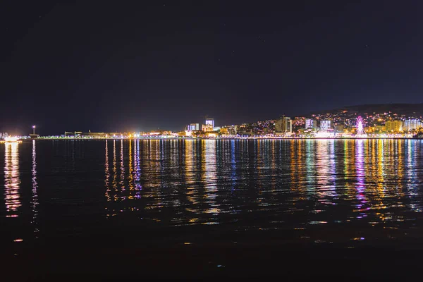 2019年9月。アゼルバイジャン、バクー。夜の街の景色 — ストック写真