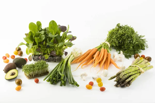 Campuran sayuran terhadap latar belakang putih — Stok Foto