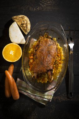 glas güveç pişmiş kaz meme