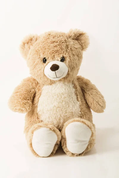 Kuscheliger Teddy Vor Weißem Hintergrund — Stockfoto