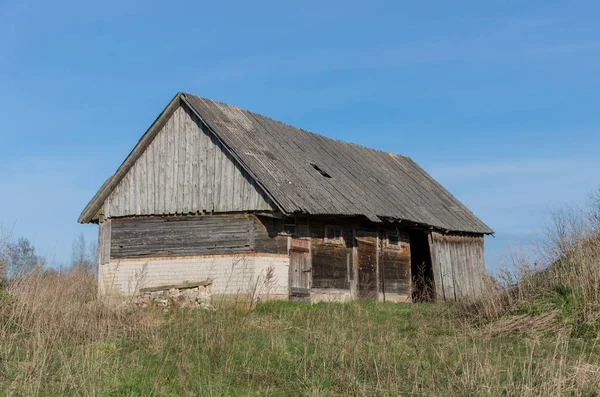 Oud verlaten huis — Stockfoto