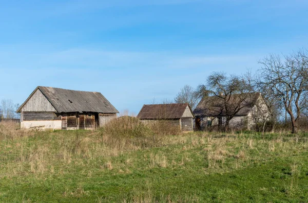 Velha casa abandonada — Fotografia de Stock