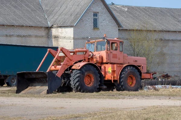 Régi nagy traktor — Stock Fotó