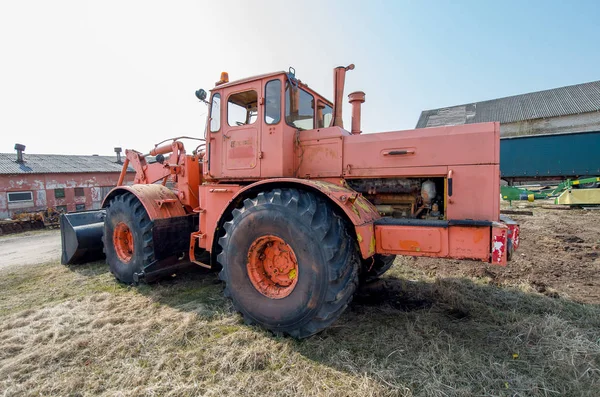 Régi nagy traktor — Stock Fotó