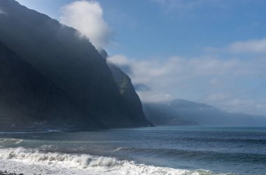 Büyük dağdaki okyanus