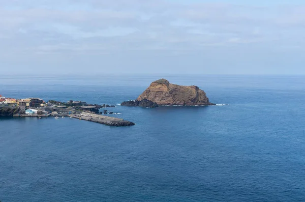 De kliffen van Porto Moniz — Stockfoto