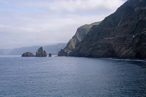 Klipporna i Porto Moniz — Stockfoto