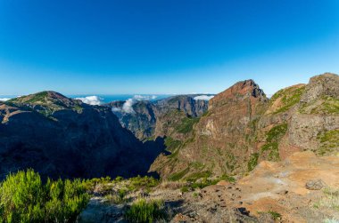 Pico Arieiro dağından Pico Ruivo dağına