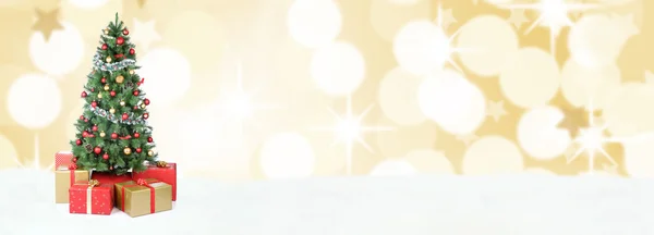 Weihnachtsbaum Hintergrund Banner Schnee goldene Kugeln Dekoration co — Stockfoto