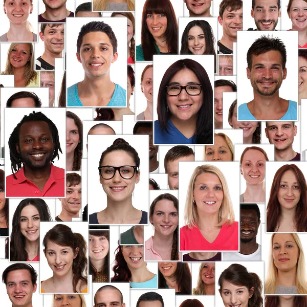 Grupo de jóvenes multirraciales sonriendo feliz gente se enfrenta a retrato b —  Fotos de Stock